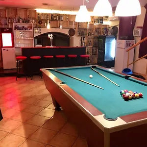  Apartment Whole Basement Former Pub3 For Bachelor / Bachelorette Party